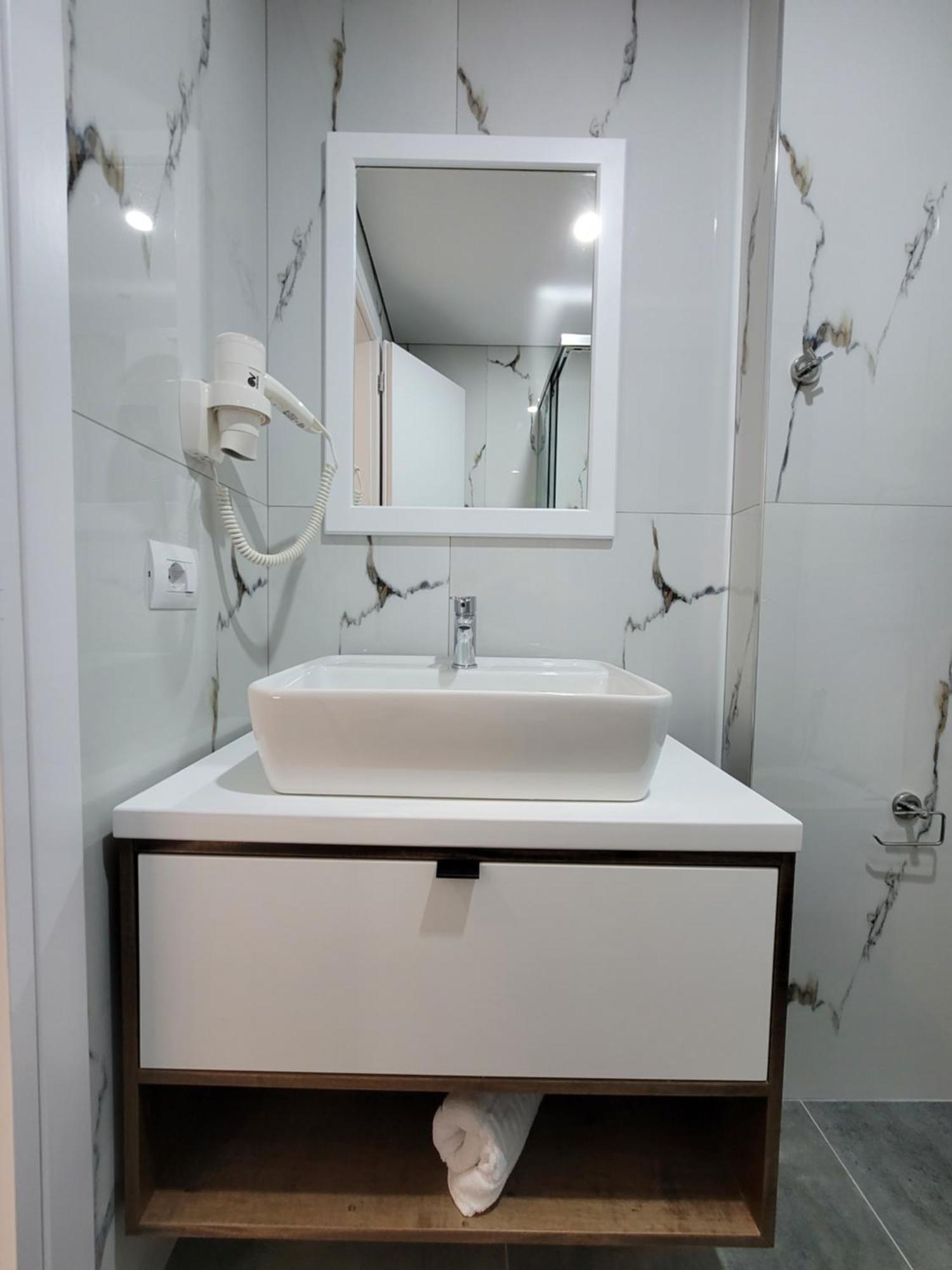 Prestige Hotel Ksamil Luaran gambar