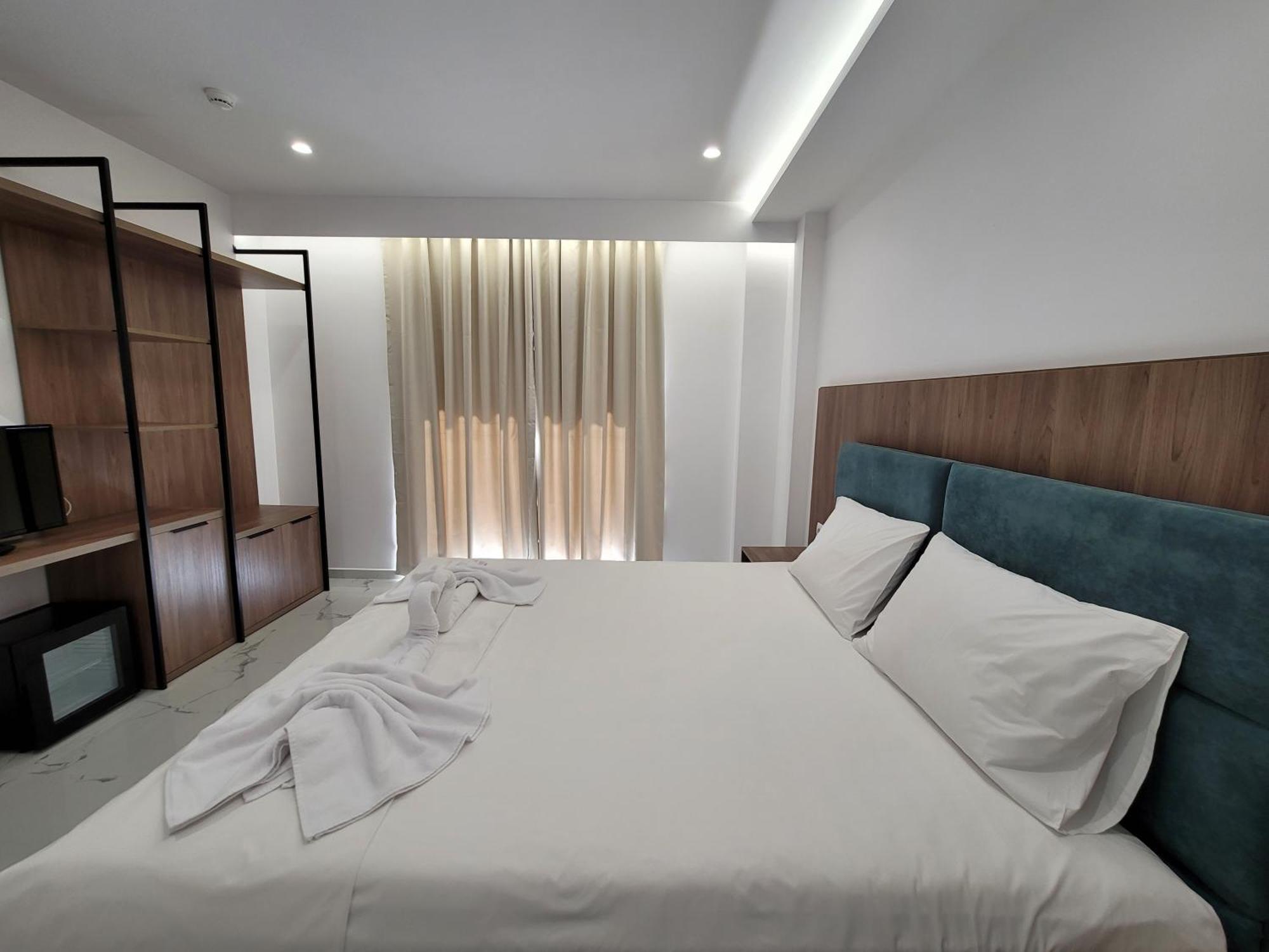 Prestige Hotel Ksamil Luaran gambar
