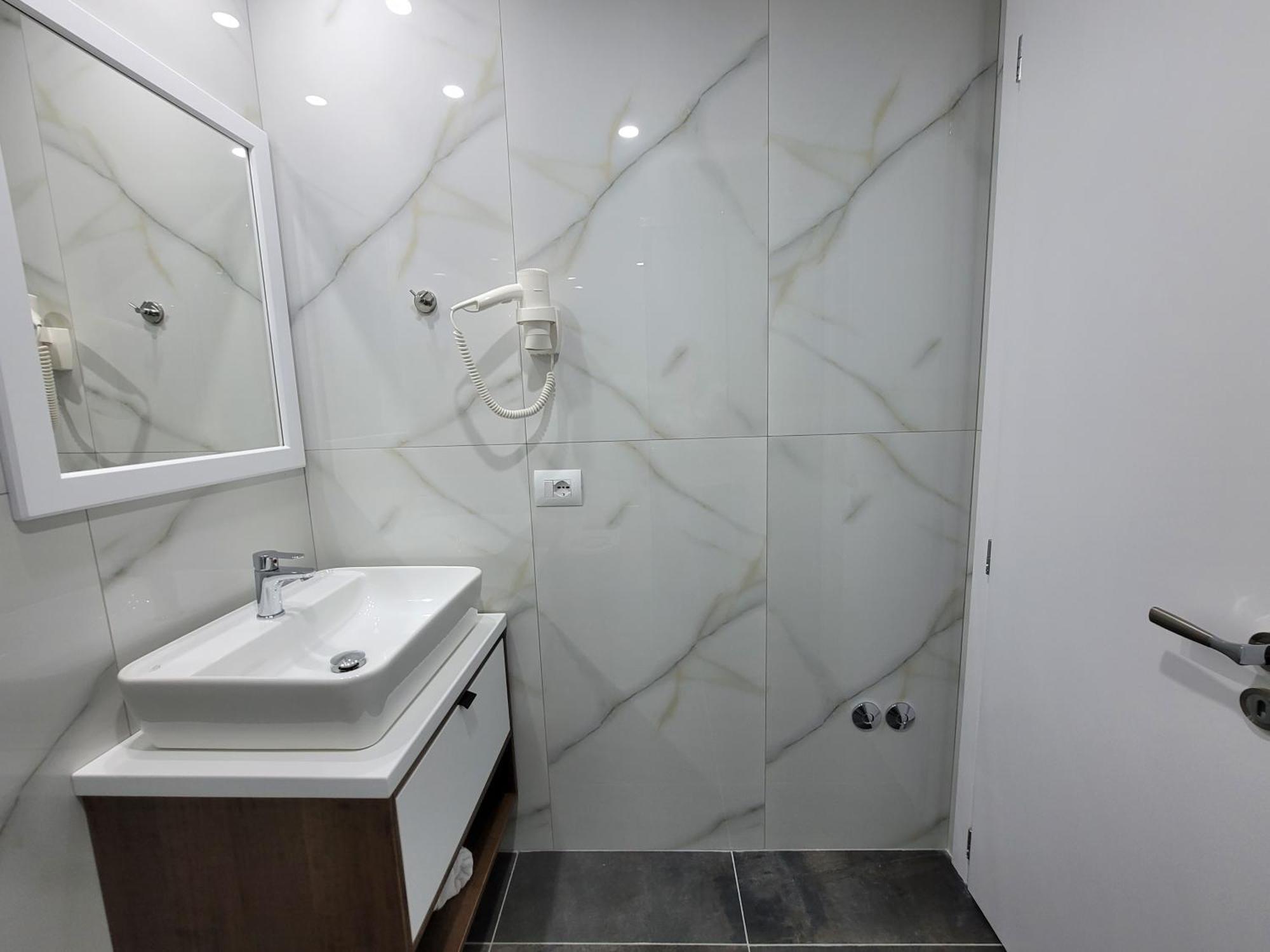 Prestige Hotel Ksamil Luaran gambar