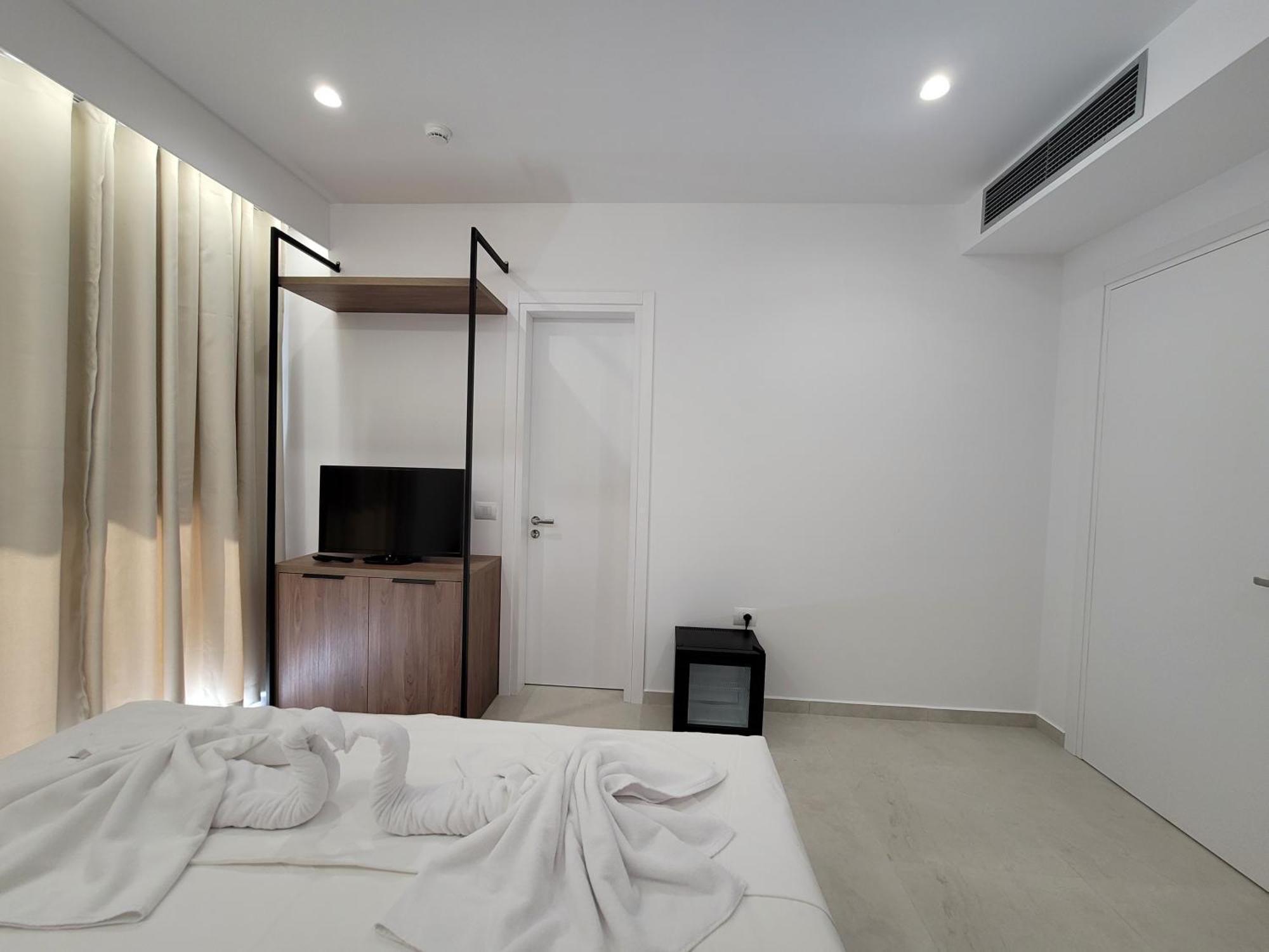 Prestige Hotel Ksamil Luaran gambar