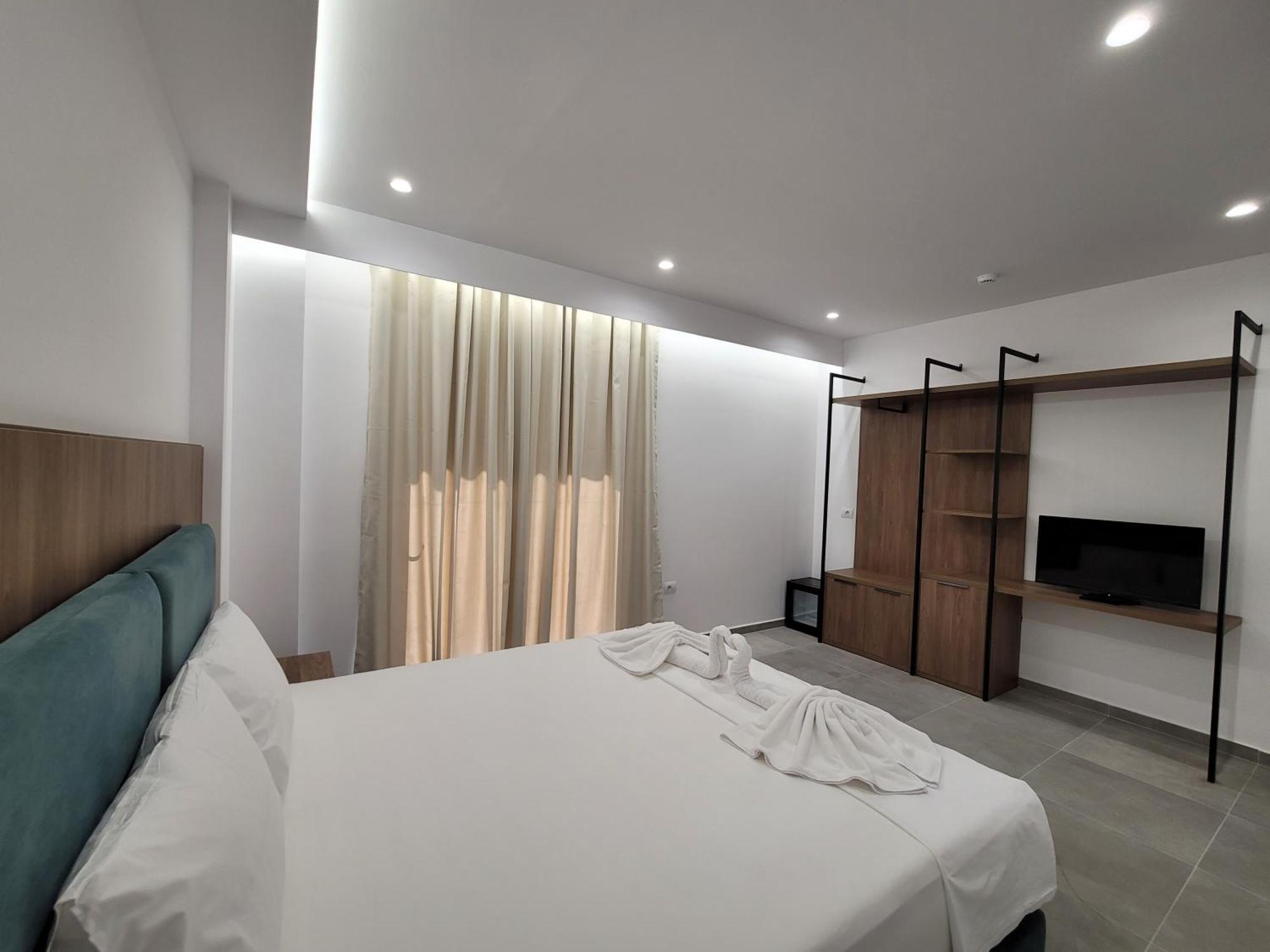 Prestige Hotel Ksamil Luaran gambar