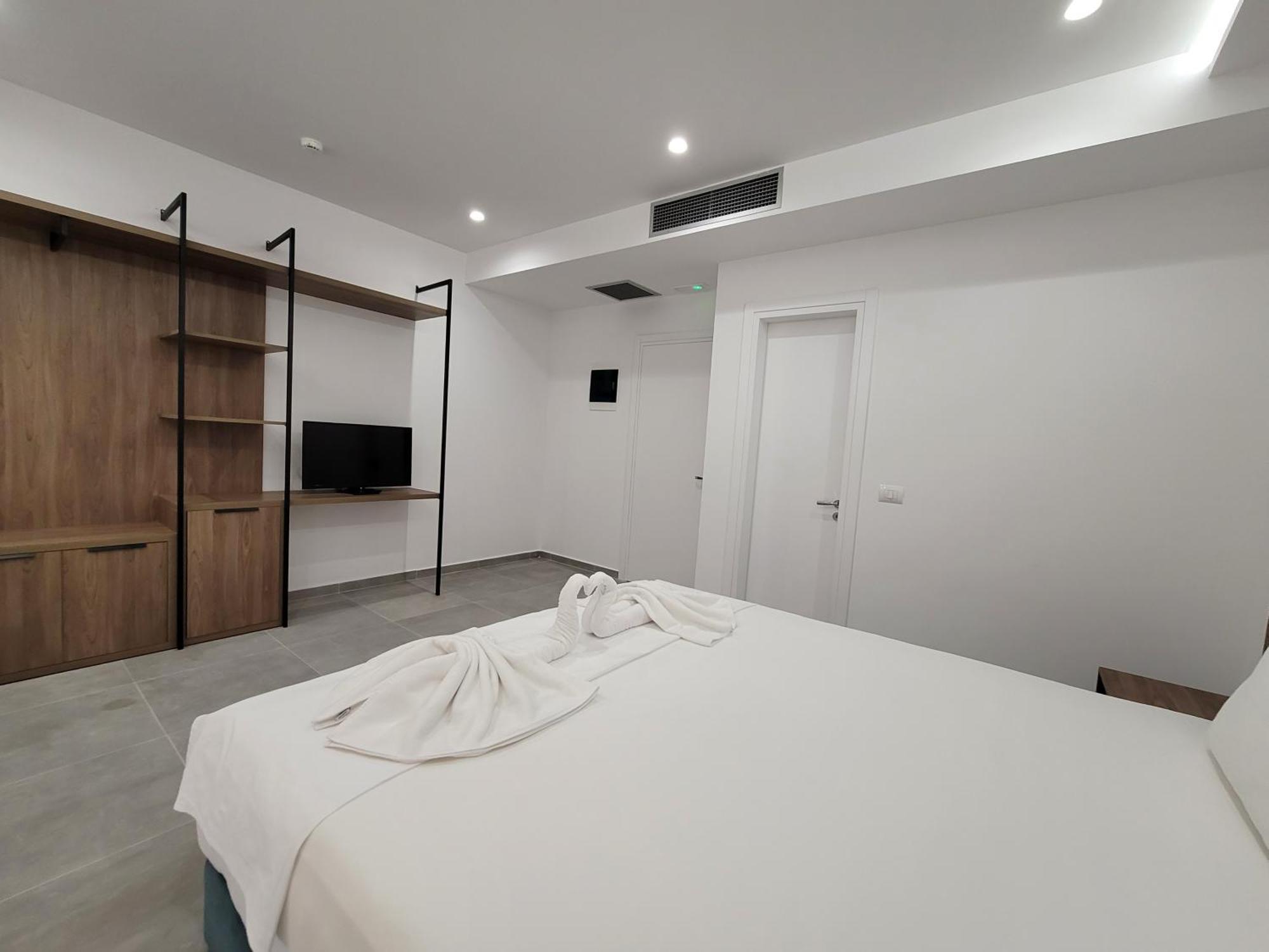 Prestige Hotel Ksamil Luaran gambar