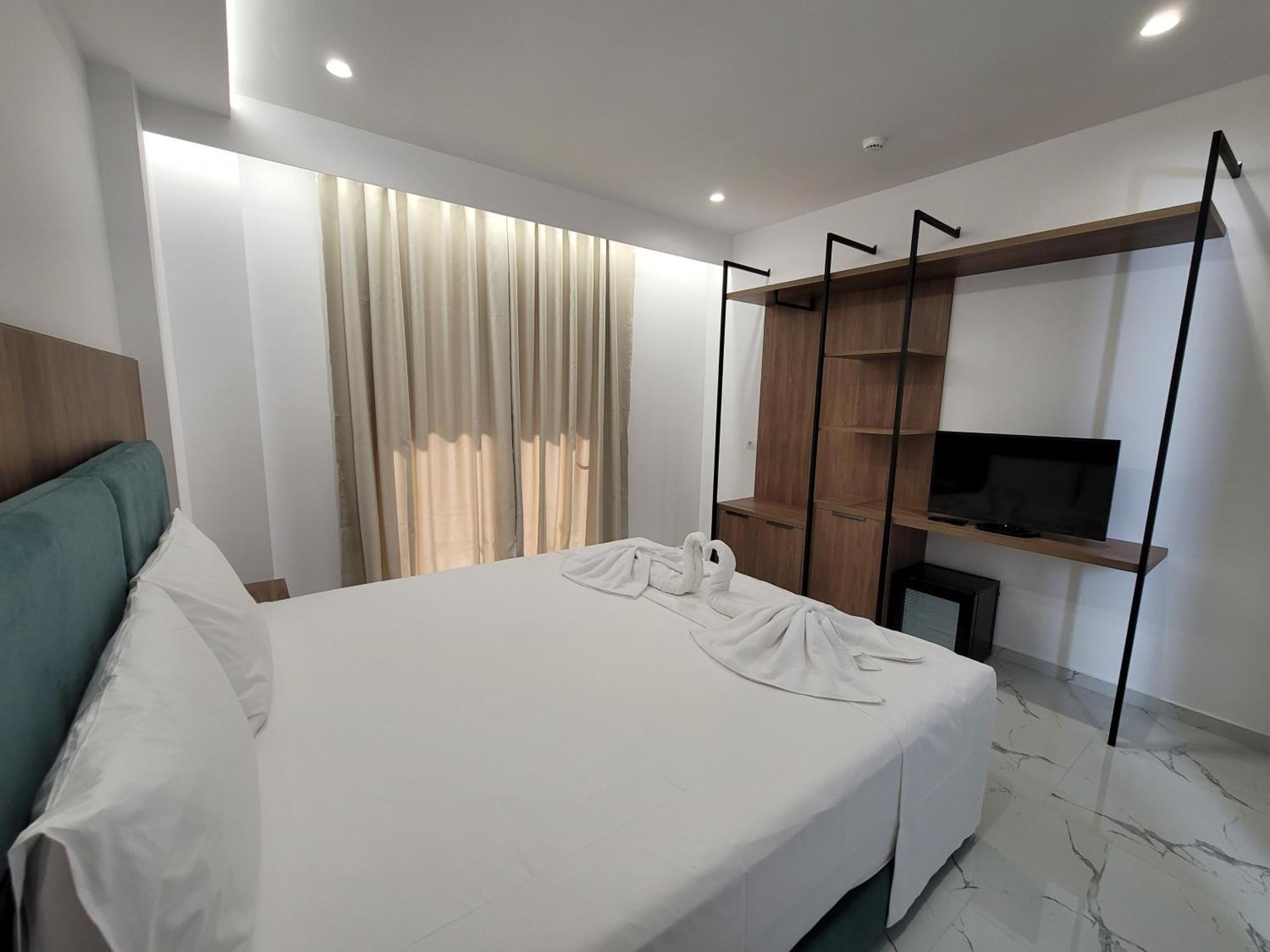 Prestige Hotel Ksamil Luaran gambar