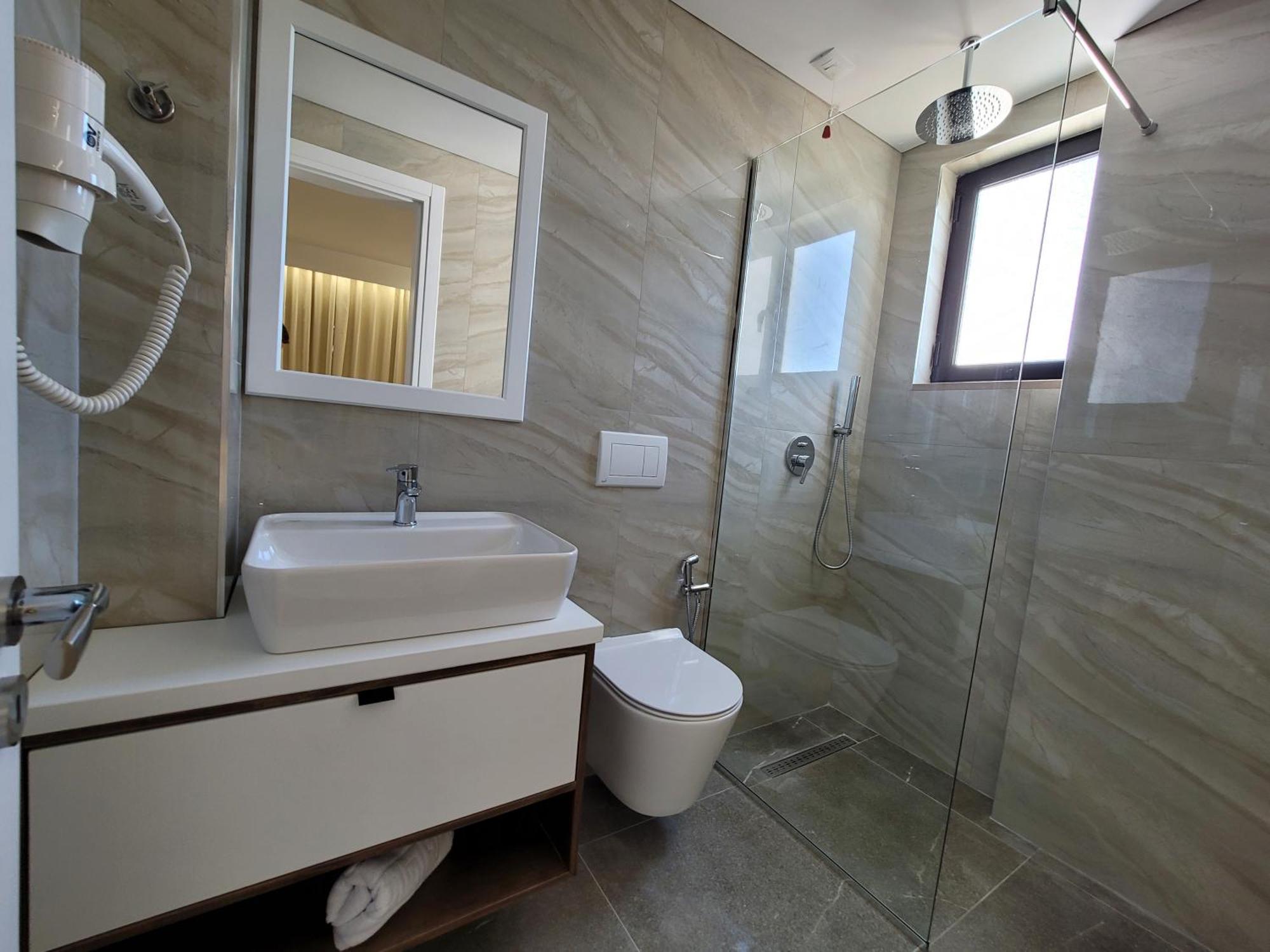 Prestige Hotel Ksamil Luaran gambar