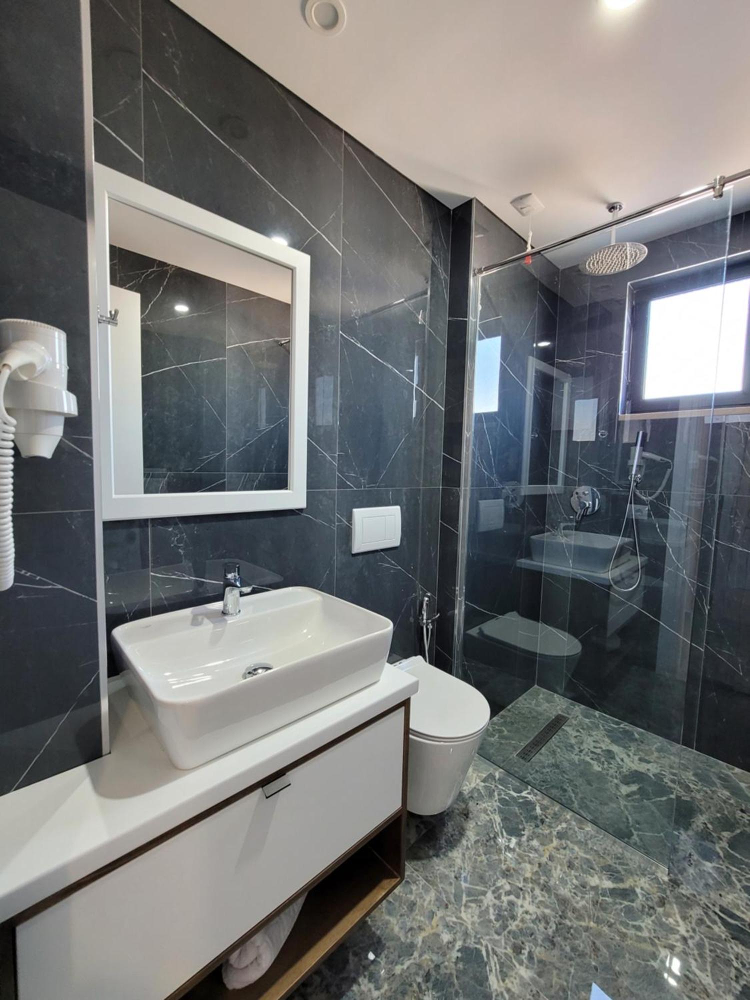 Prestige Hotel Ksamil Luaran gambar