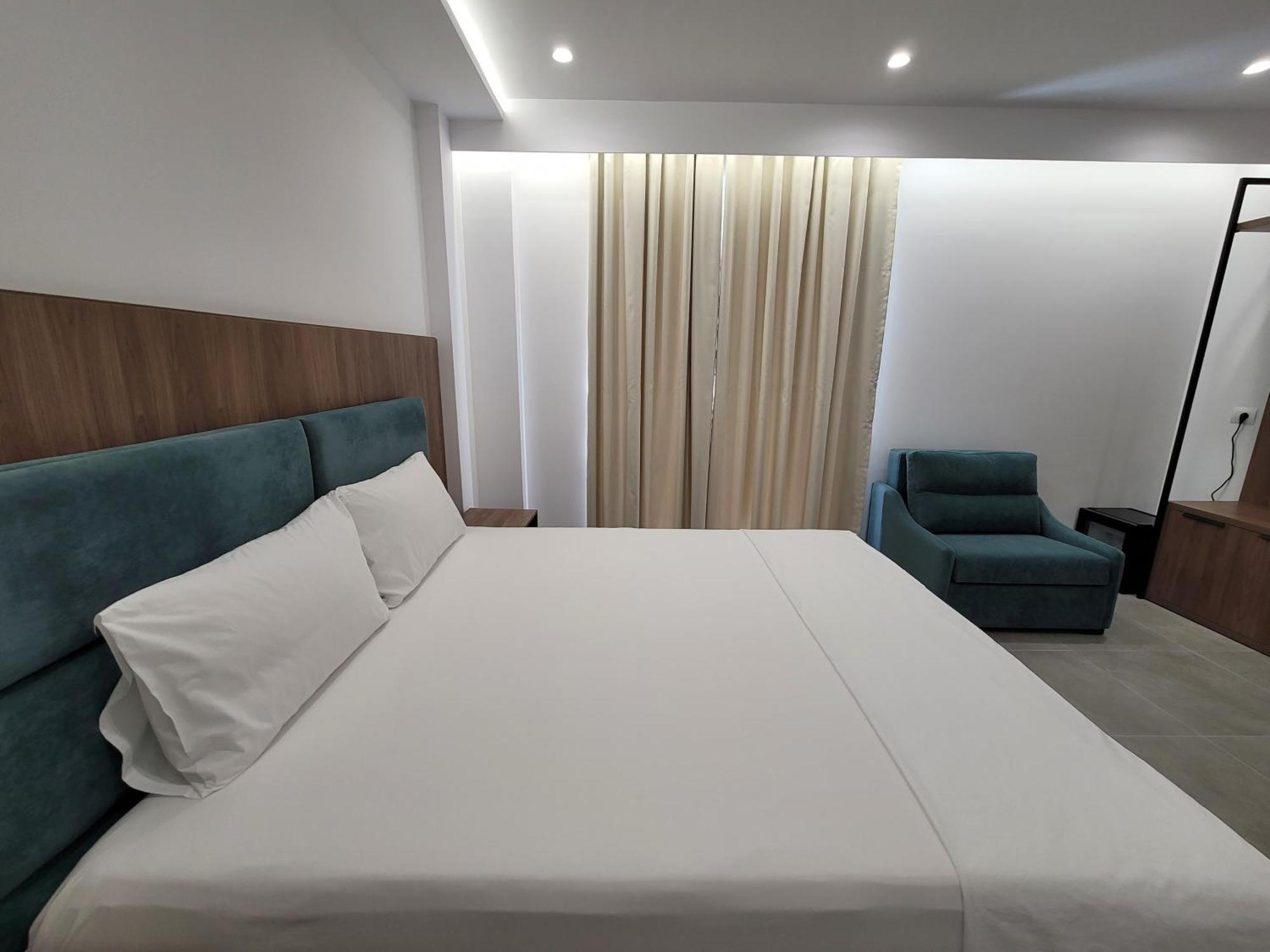 Prestige Hotel Ksamil Luaran gambar